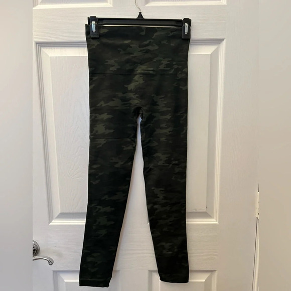 SPANX Look at Me Now Womens Seamless Leggings Camo green sz M - Picture 2 of 4